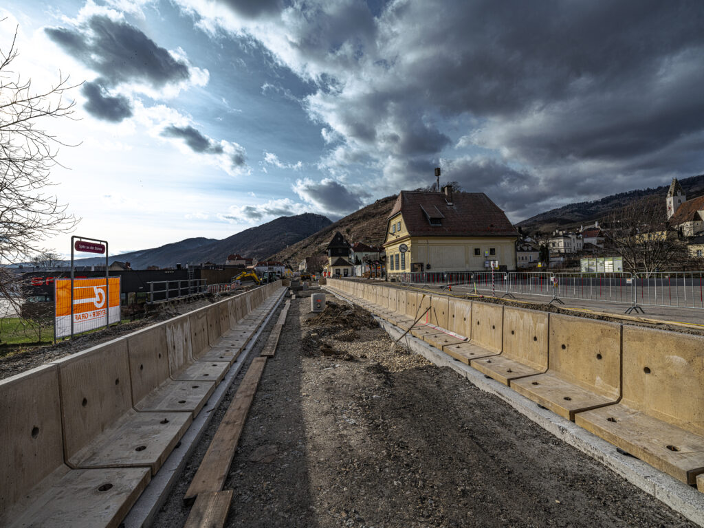 Spitz-an-der-Donau_Bahnsteigkanten